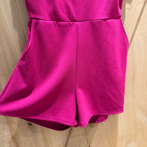 Fuchsia Romper with pockets - Picture 2 of 5